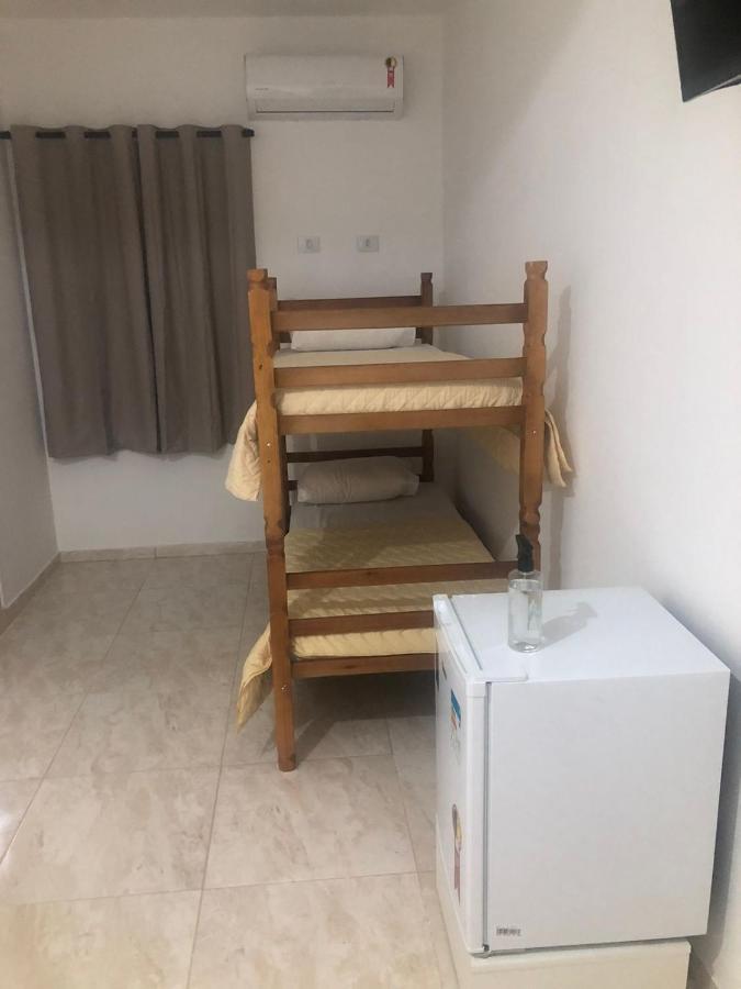 Pousada Tropical Hotel Гуаружа Екстериор снимка